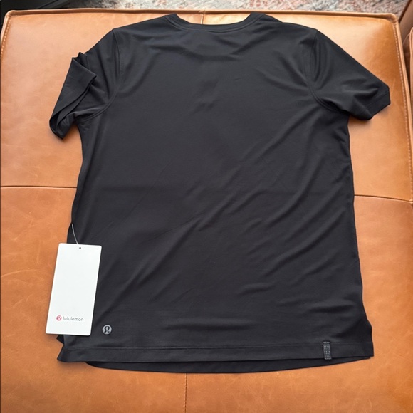 Lululemon Ultralight Hip Length T-Shirt - Picture 4 of 4